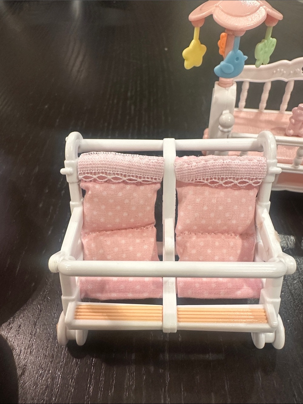 Calico Critters Otter Family with baby Accessories - Picture 3 of 5